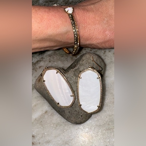 Kendra Scott Grady Bracelet & Elle MOP Drop Earrings Set - Picture 2 of 15